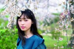 福原遥、18歳の一年間を追った写真集『いつのまにか。』発売