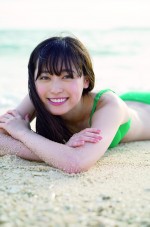 福原遥、18歳の一年間を追った写真集『いつのまにか。』発売