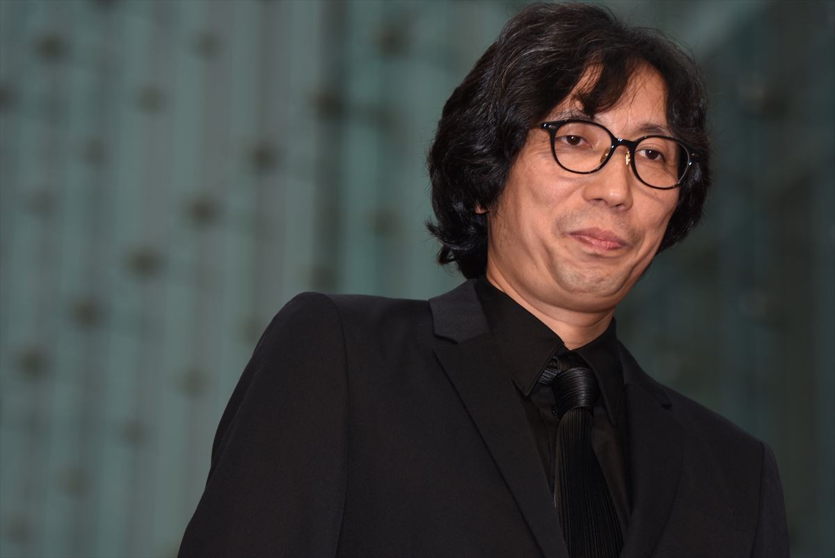 嵐・松本潤、サプライズで“名前入り”誕生日ケーキ登場に照れまくり　有村架純も祝福
