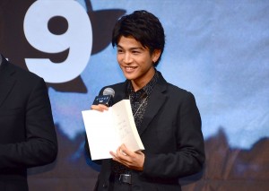 岩田剛典、『ダンケルク』クリストファー・ノーラン来日記者会見に登場