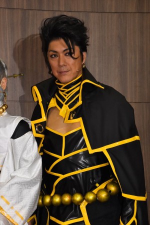 吉野圭吾舞台『煉獄に笑う』公開ゲネプロに登場