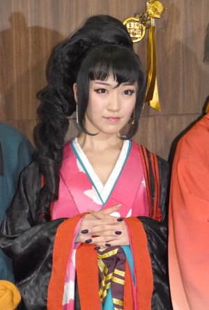 前島亜美、舞台『煉獄に笑う』囲み取材に出席