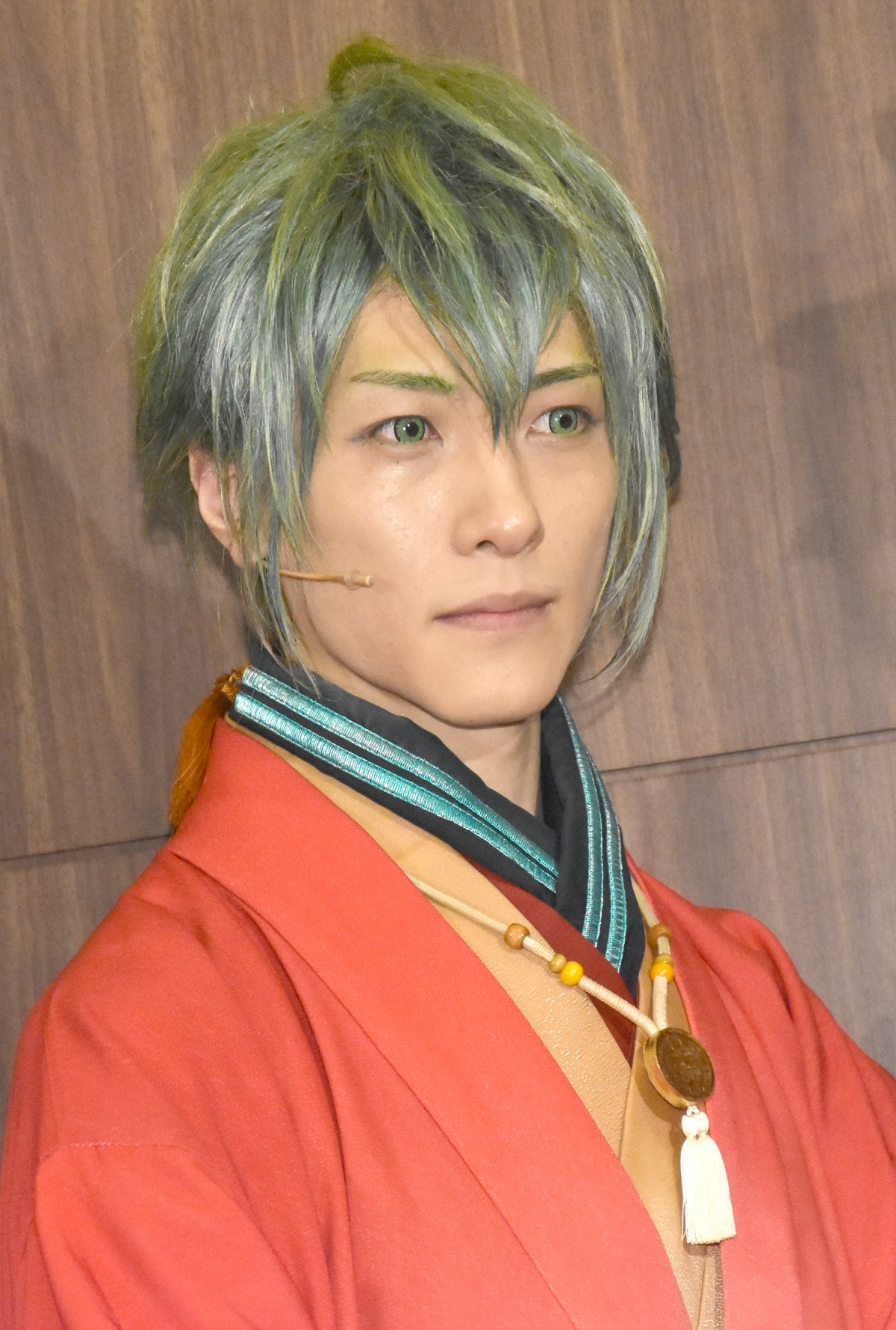 浅田舞、舞台初挑戦で殺陣を披露！ 鈴木拡樹「回転がきれいすぎる」と称賛