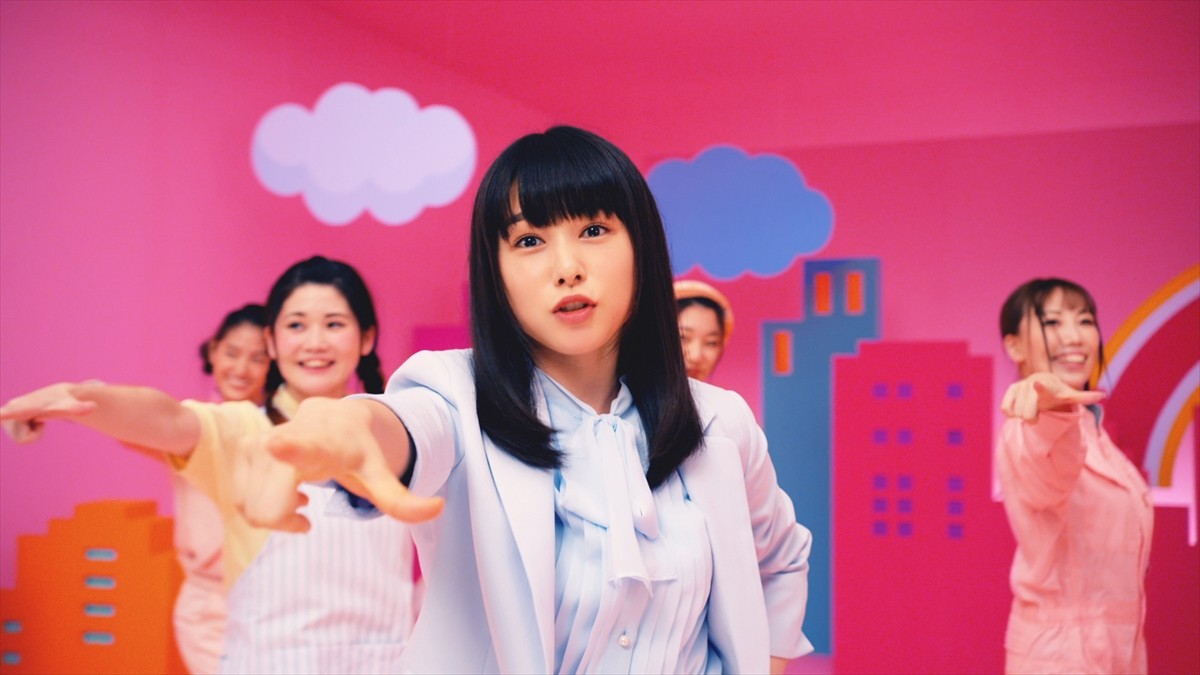 桜井日奈子、歌とダンスが可愛すぎるCM公開！ ダンス動画＆メイキング映像も 