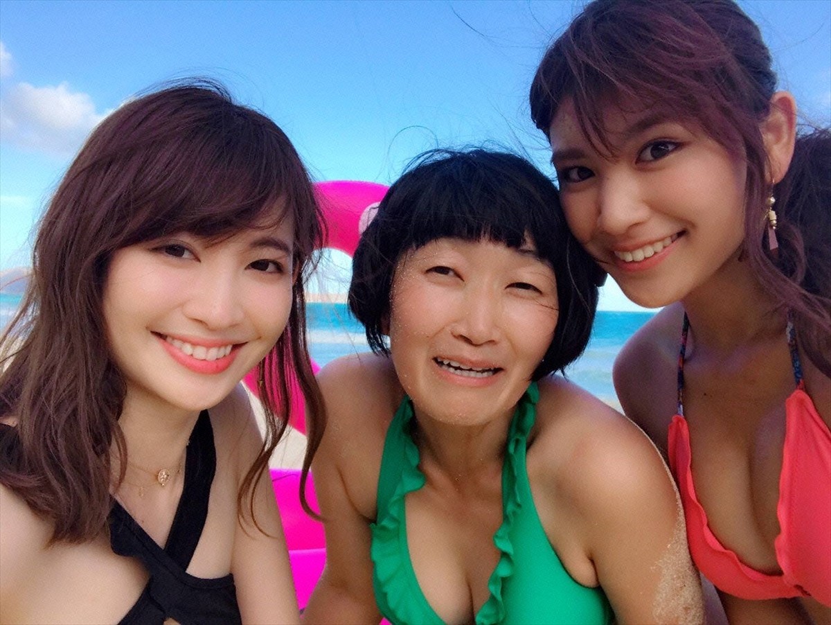 本日放送『有吉の夏休み』、小嶋陽菜＆久松郁実の水着ショットも