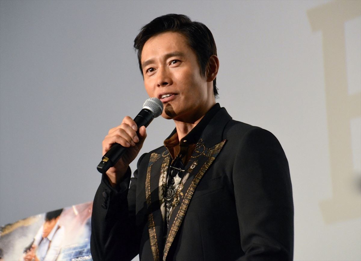 イ・ビョンホン、劇場ジャック！ 10回連続舞台挨拶に「とても光栄、気分がいい」