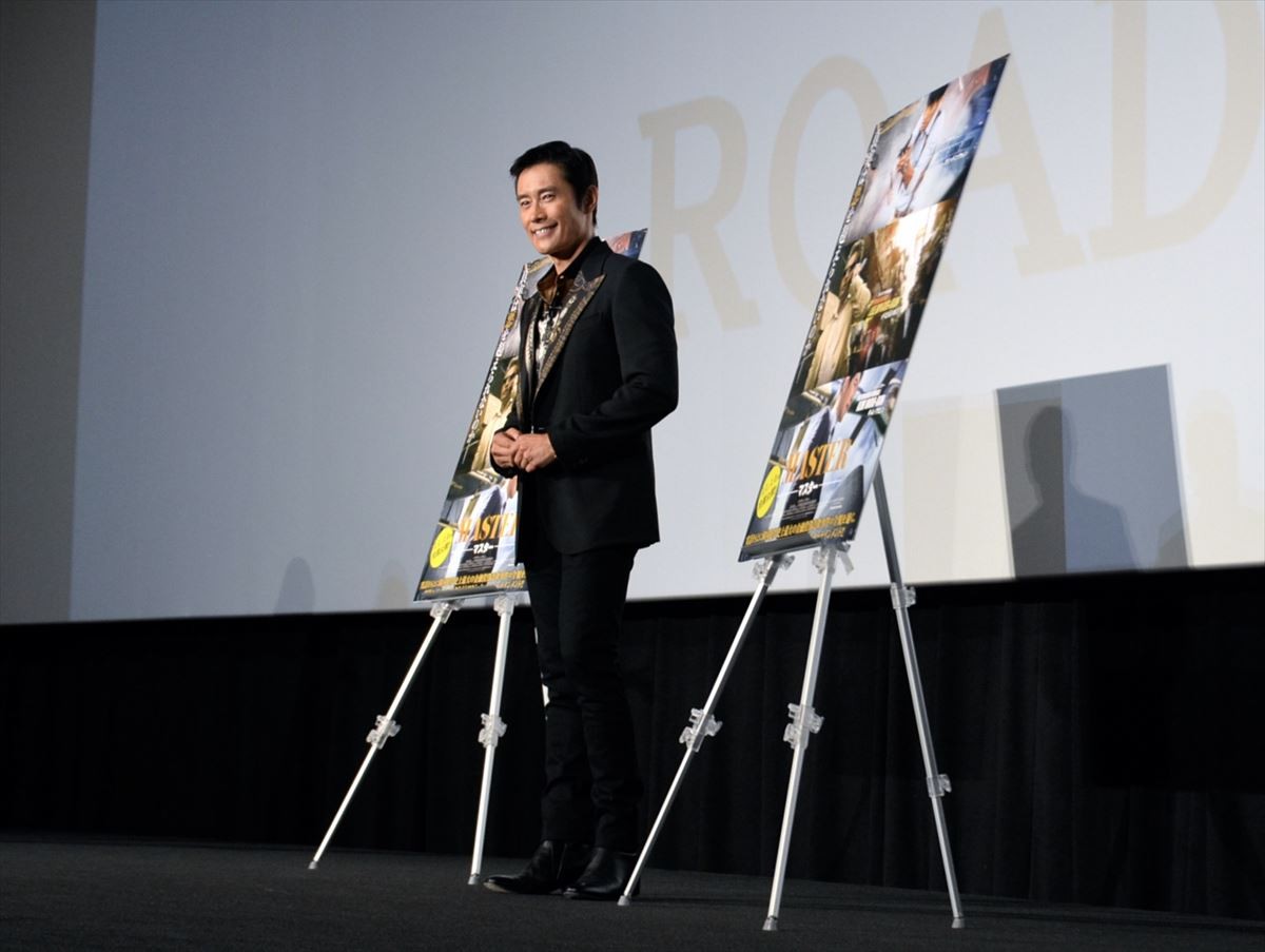 イ・ビョンホン、劇場ジャック！ 10回連続舞台挨拶に「とても光栄、気分がいい」