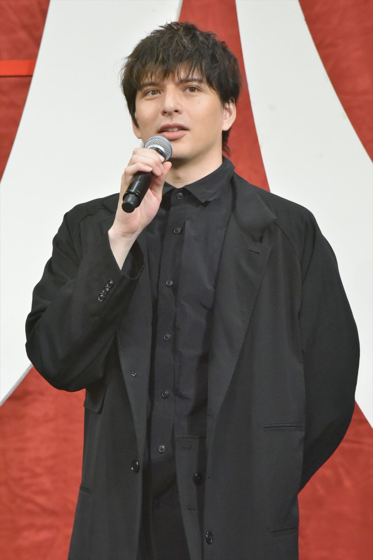 佐藤健、「2センチ首が縮んだ」　『亜人』壮絶アクションの舞台裏明かす
