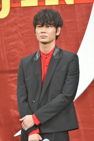 綾野剛、『亜人』完成披露試写会に登壇