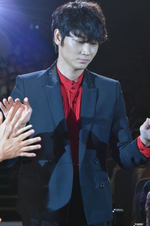 綾野剛、『亜人』完成披露試写会に登壇