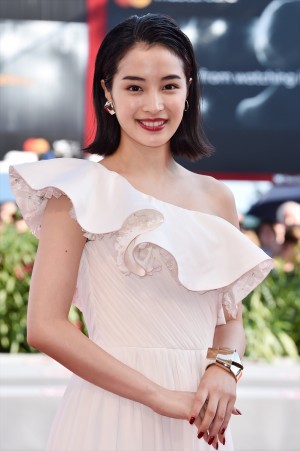 広瀬すず、ヴェネチア国際映画祭レッドカーペットにて