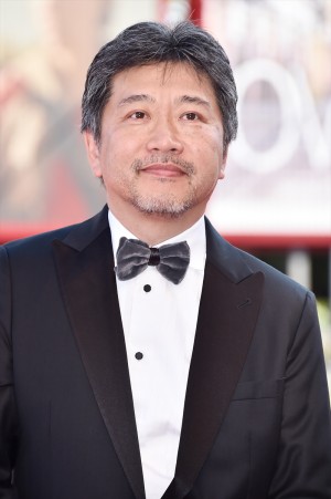 是枝裕和監督、ヴェネチア国際映画祭レッドカーペットにて