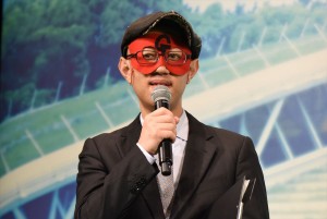 ゲッターズ飯田、映画『恋と嘘』完成披露試写会舞台挨拶に登場