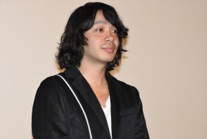 峯田和伸（銀杏BOYZ）、『パーフェクト・レボリューション』 完成披露舞台挨拶に登壇