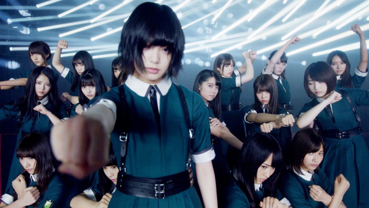 欅坂46、光の演出とシンクロした映像に圧巻　新CMショット公開