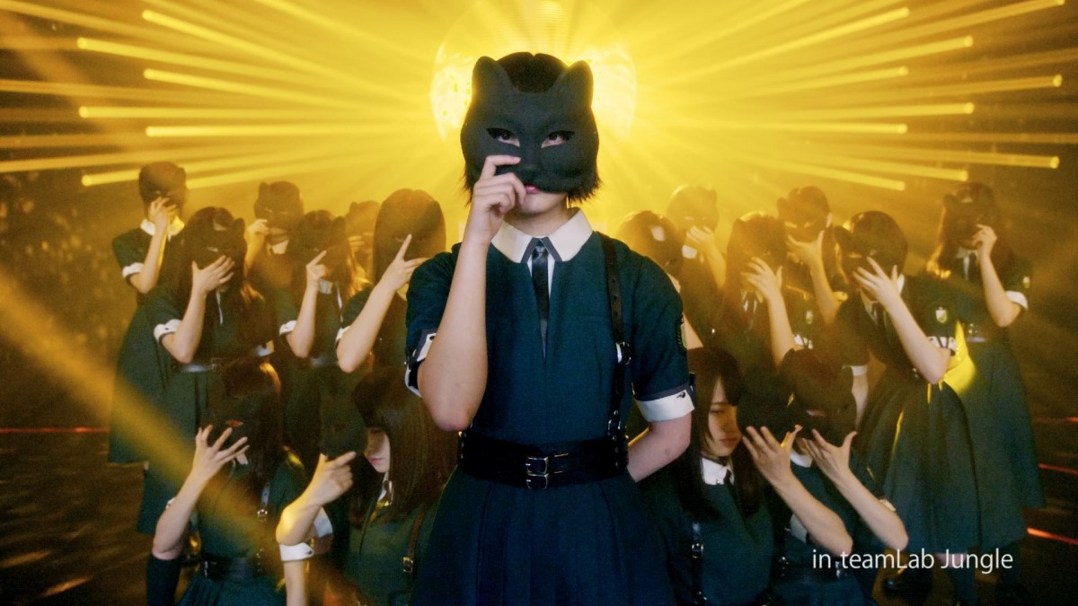 欅坂46、光の演出とシンクロした映像に圧巻　新CMショット公開