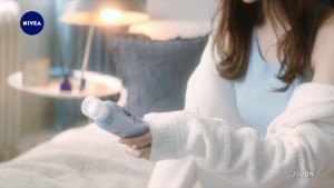 白石麻衣出演CM『ニベア マシュマロケア 抱きしめてもらえる篇』