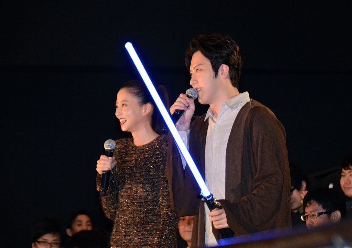 『スター・ウォーズ／最後のジェダイ』監督、鋭い質問に動揺？「それを言わせるのか」