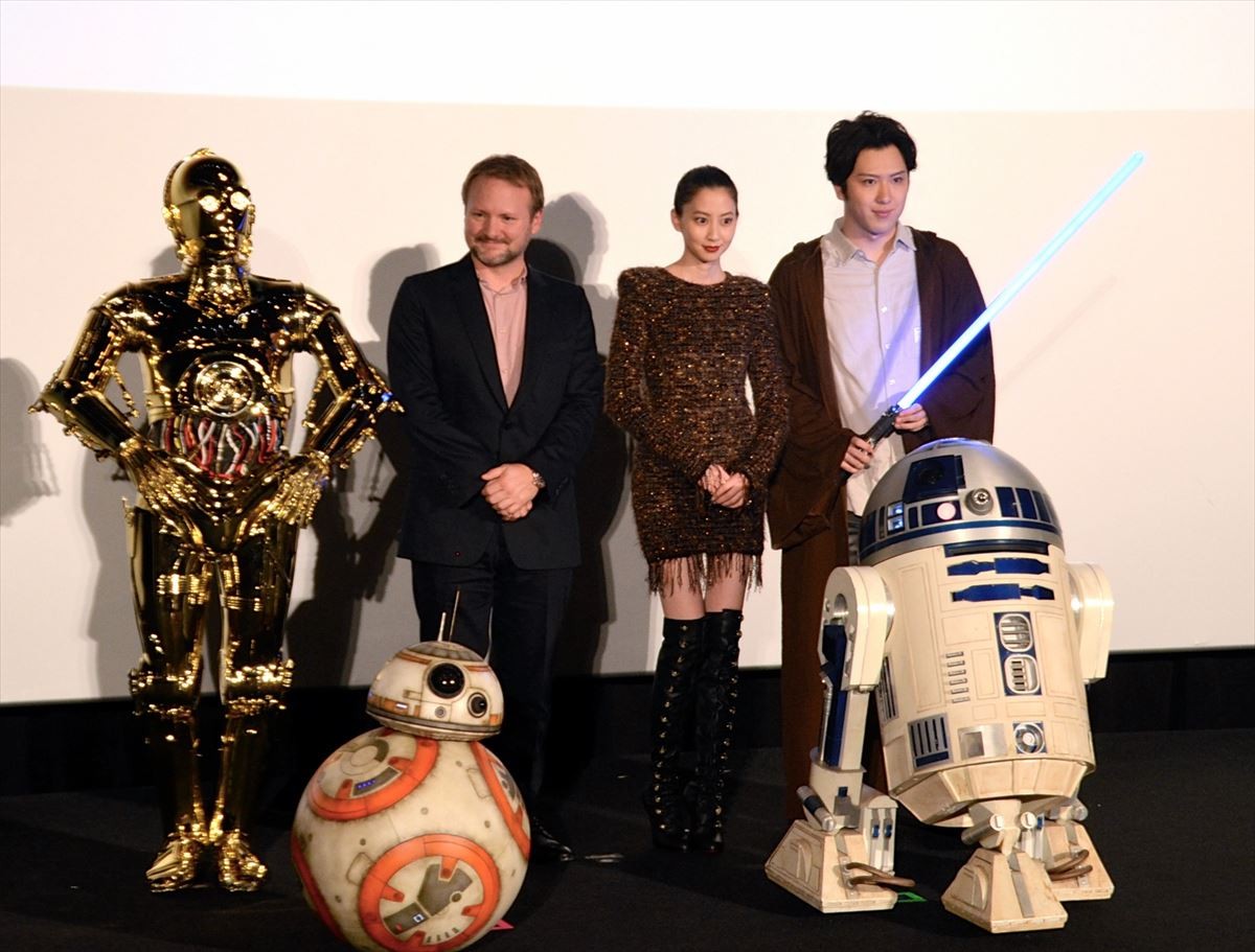 『スター・ウォーズ／最後のジェダイ』監督、鋭い質問に動揺？「それを言わせるのか」