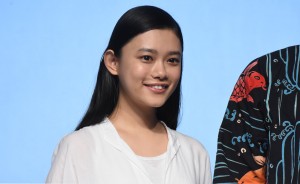 ソフトバンク新サービス発表会に登壇した杉咲花