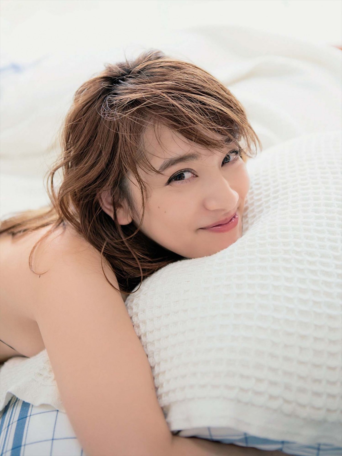 都丸紗也華、“とまるまる”を撮影できるファン参加型写真集を発売！