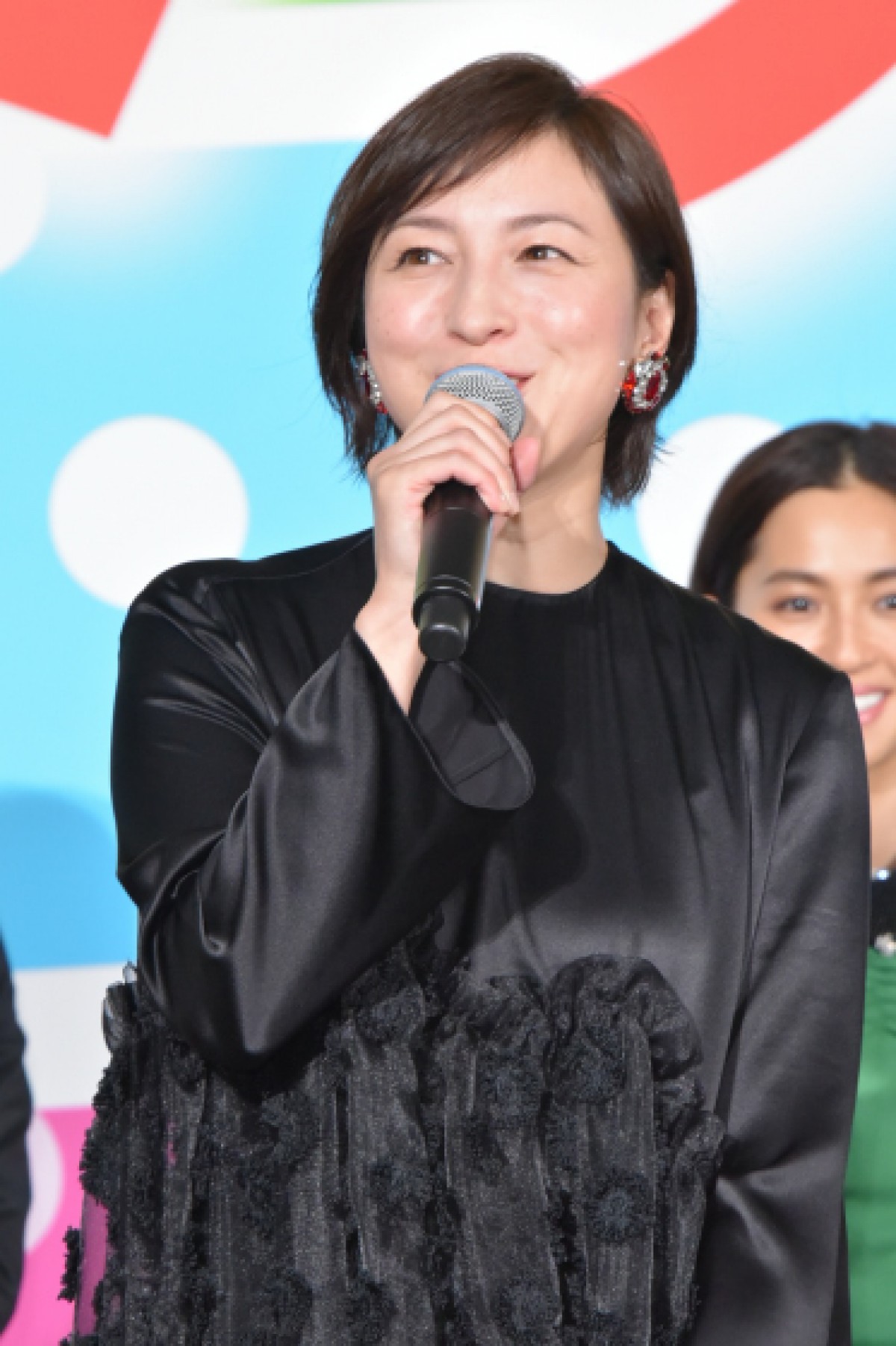 新垣結衣、瑛太から「大好き」と愛の告白 『ミックス。』完成イベントにキャスト集結
