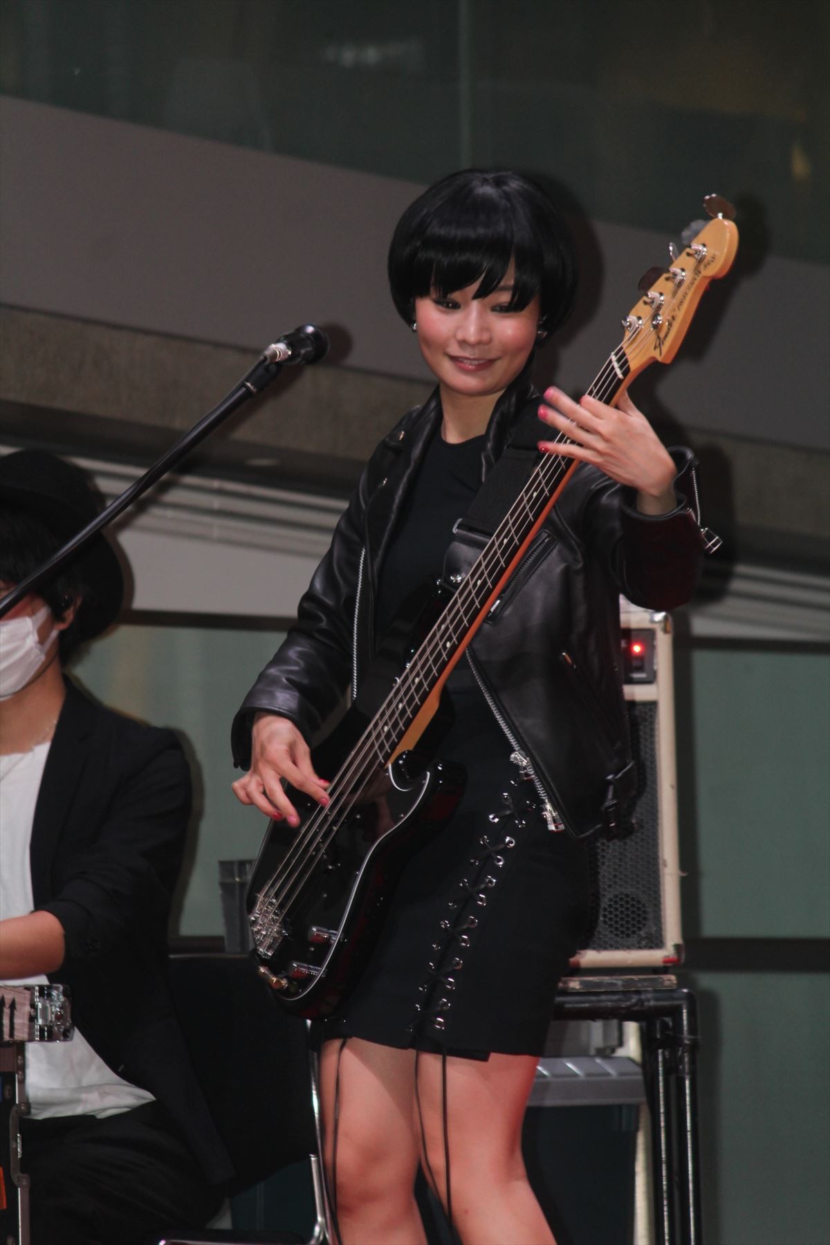 SILENT SIRENすぅ、初ヒールから裸足に！「石田純一さんに寄せました」