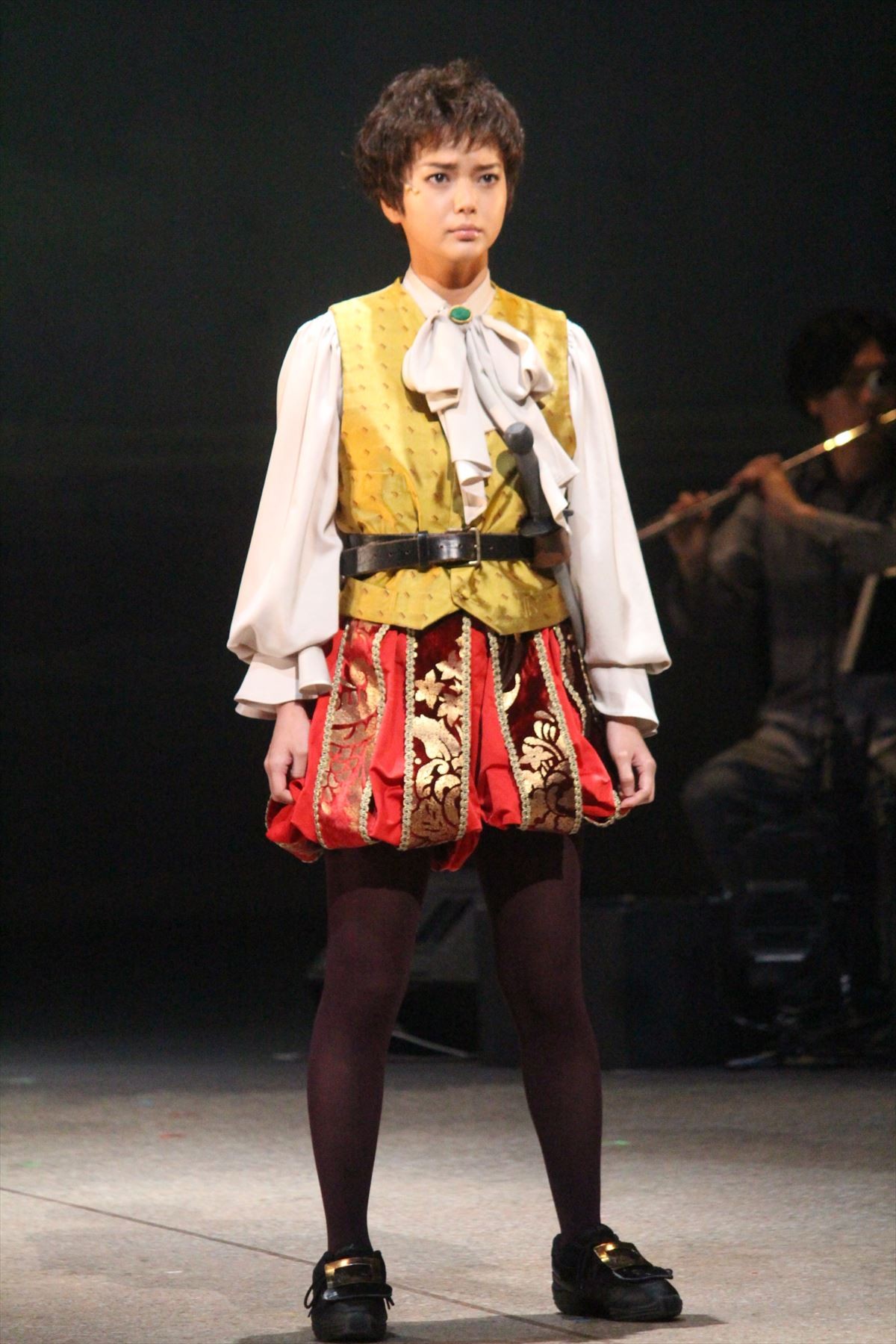 多部未華子、舞台『オーランドー』で小日向文世とのキスにも「もう慣れました」