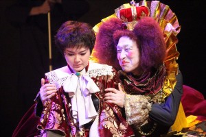 舞台『オーランドー』公開フォトコール＆囲み取材会に登場した多部未華子＆小日向文世