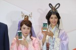 au iPhone 8発売セレモニーに登場した菜々緒と川栄李奈