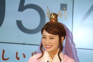 au iPhone 8発売セレモニーに登場した川栄李奈