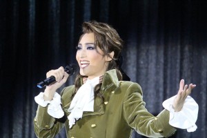 望海風斗、宝塚歌劇雪組公演『ひかりふる路～革命家、マクシミリアン・ロベスピエール』、『SUPER VOYAGWER！』制作発表会に登壇