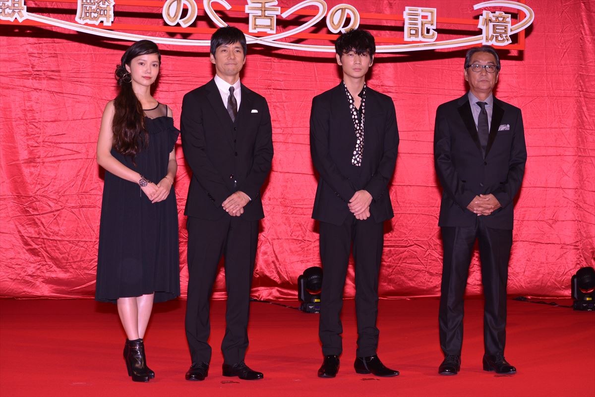二宮和也＆綾野剛「剛ちゃん」「ニノ」と呼び合い、息の合ったコンビぶりを強調！