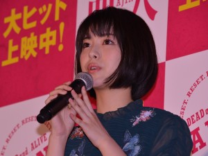 映画『亜人』初日舞台挨拶に出席した浜辺美波