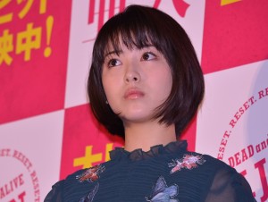 映画『亜人』初日舞台挨拶に出席した浜辺美波