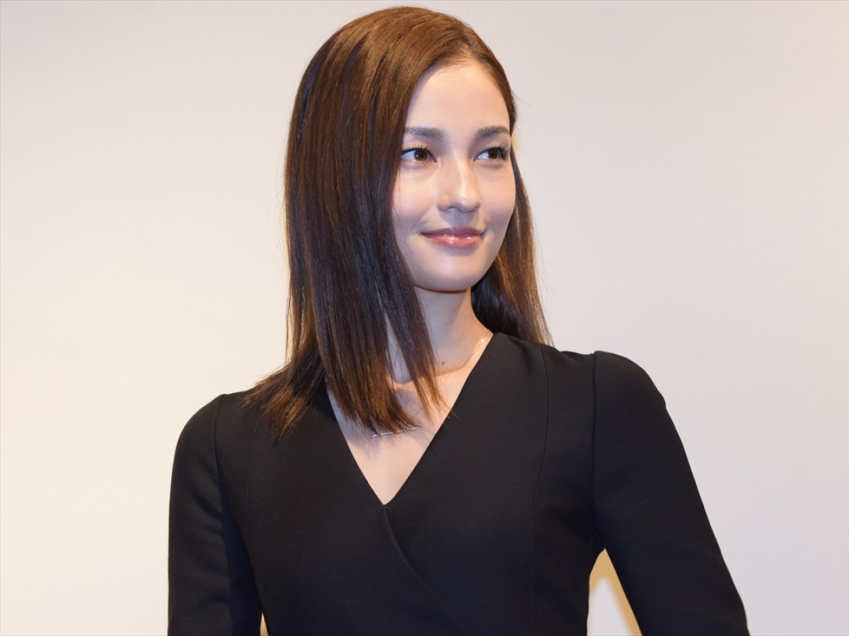 黒木メイサ、夫・赤西仁との円満ぶり明かす　同郷・安室奈美恵についても言及