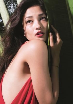 写真集『INCARNATION』発売記念イベントを行った黒木メイサ