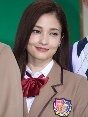 ドラマ『オトナ高校』制作発表記者会見に参加した黒木メイサ