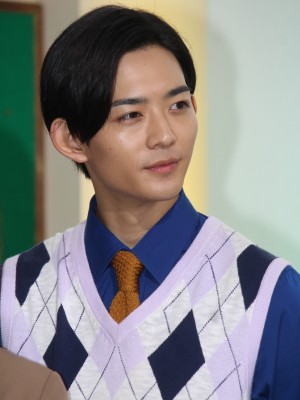 ドラマ『オトナ高校』制作発表記者会見に参加した竜星涼