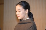 『先に生まれただけの僕』記者会見に登場した蒼井優