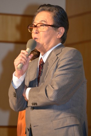 『先に生まれただけの僕』記者会見に登場した風間杜夫