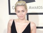 マイリー・サイラス、ヒラリー・クリントンに感謝の涙
