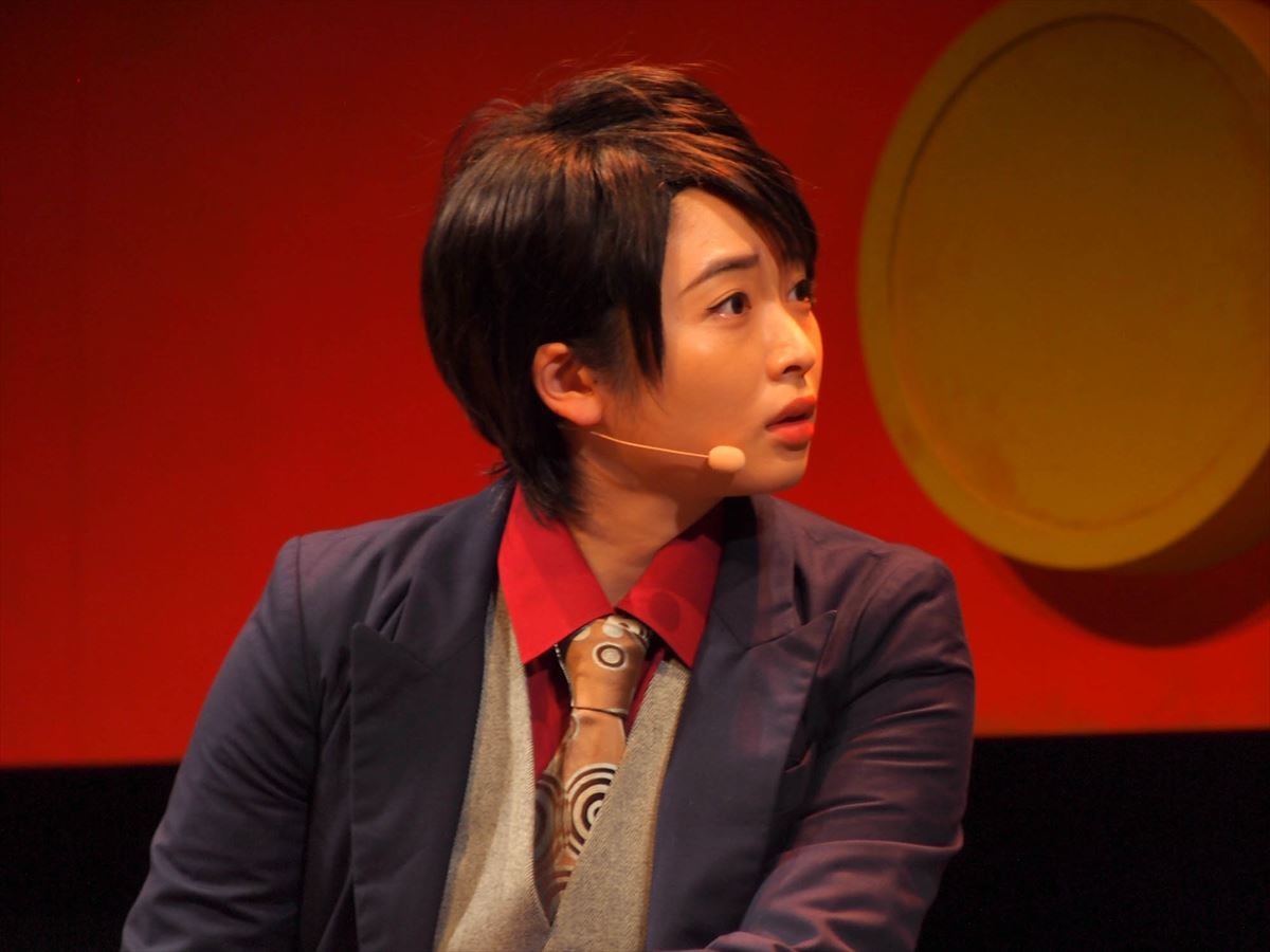 アンジュルム主演舞台、レトロ衣装で彩る“昭和のテレビ業界”を再現