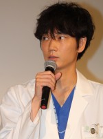 綾野剛、『コウノドリ』特別試写会＆舞台挨拶に出席