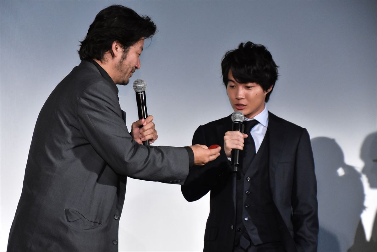 浅野忠信、テキトー発言で“相棒”神木隆之介が困惑「ボロボロに…」