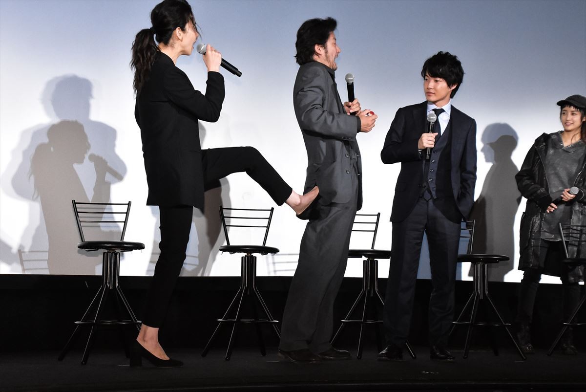 浅野忠信、テキトー発言で“相棒”神木隆之介が困惑「ボロボロに…」