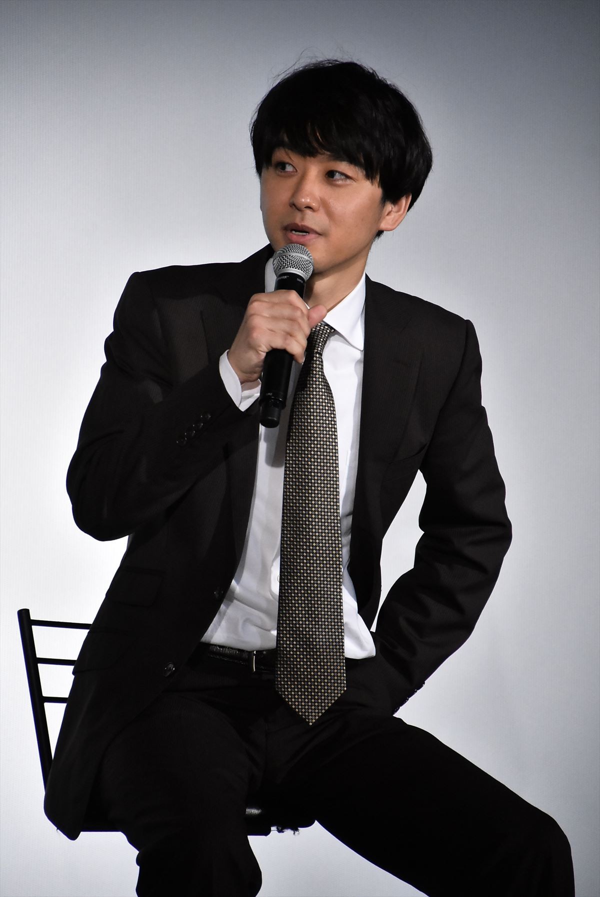 浅野忠信、テキトー発言で“相棒”神木隆之介が困惑「ボロボロに…」