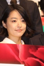 井上真央、ドラマ『明日の約束』制作発表会見に登壇