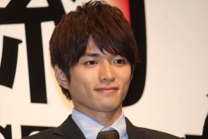 白洲迅、ドラマ『明日の約束』制作発表会見に登壇