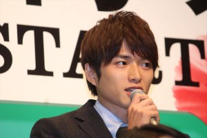 白洲迅、ドラマ『明日の約束』制作発表会見に登壇